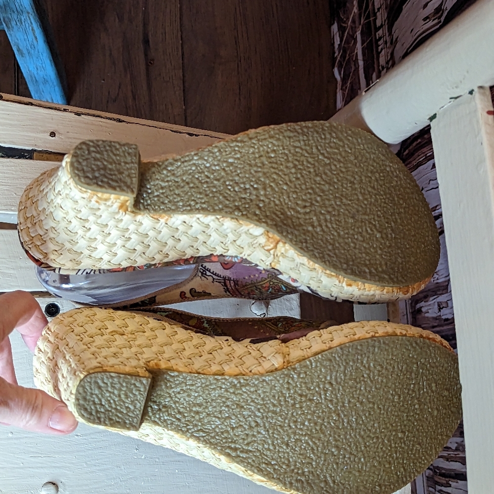 Very Volatile sandals - Picture 8 of 15